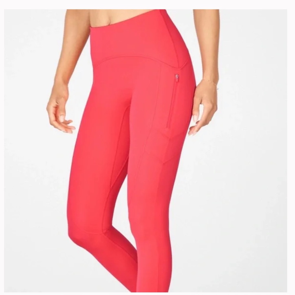 NWT Fabletics High-Waisted Motion365 Leggings Teaberry size Large Short